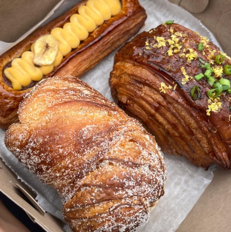 Photo of Turon Danish, longanisa croissant, calamasi chamomile bun from Del Sur Bakery