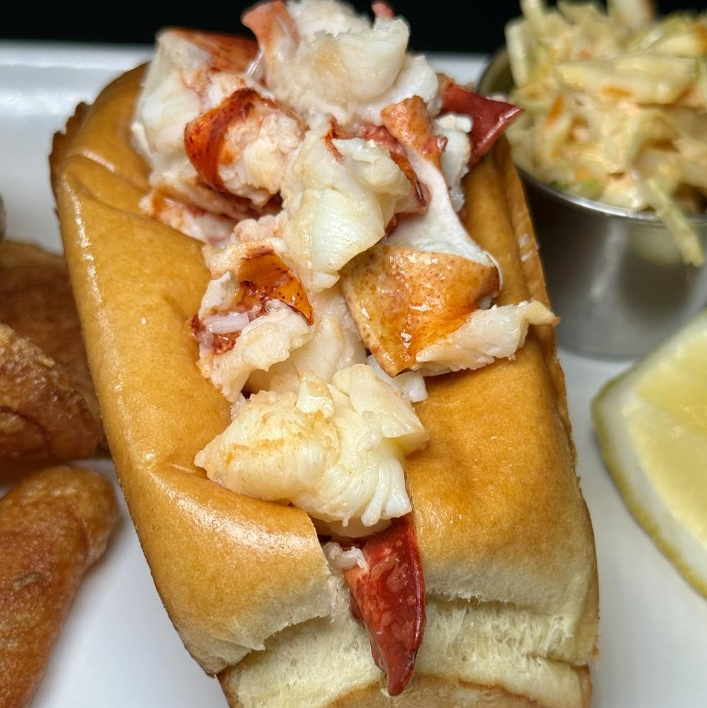 Photo of Lobster roll (warm) from Row 34