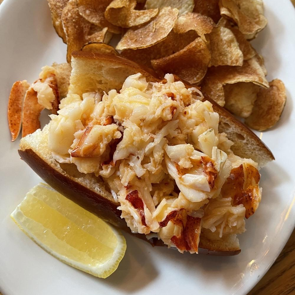 Photo of lobster roll from Select Oyster Bar