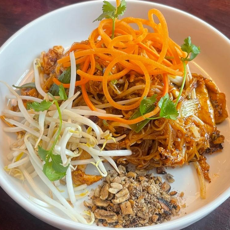 Photo of Pad Thai (GF) w/ Chicken from Oliang