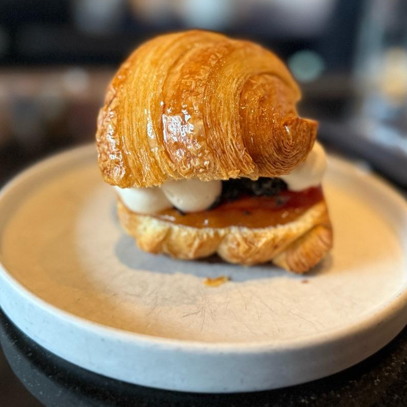 Photo of Persimmon and cream croissant (special) from Obélix